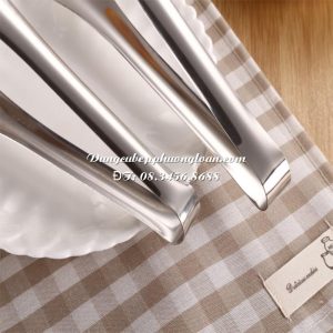 Kẹp gắp thức ăn lỗ vát trung (23,5cm)
