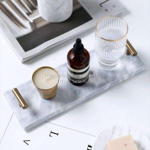 Đĩa đá cẩm thạch vân đen tay cầm màu vàng 30x10cm